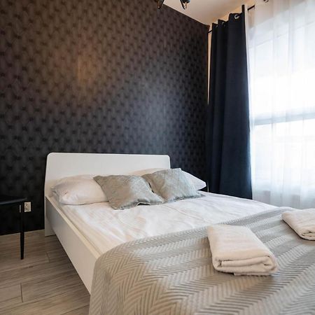 White Apartament Jurowiecka 19 Білосток Екстер'єр фото