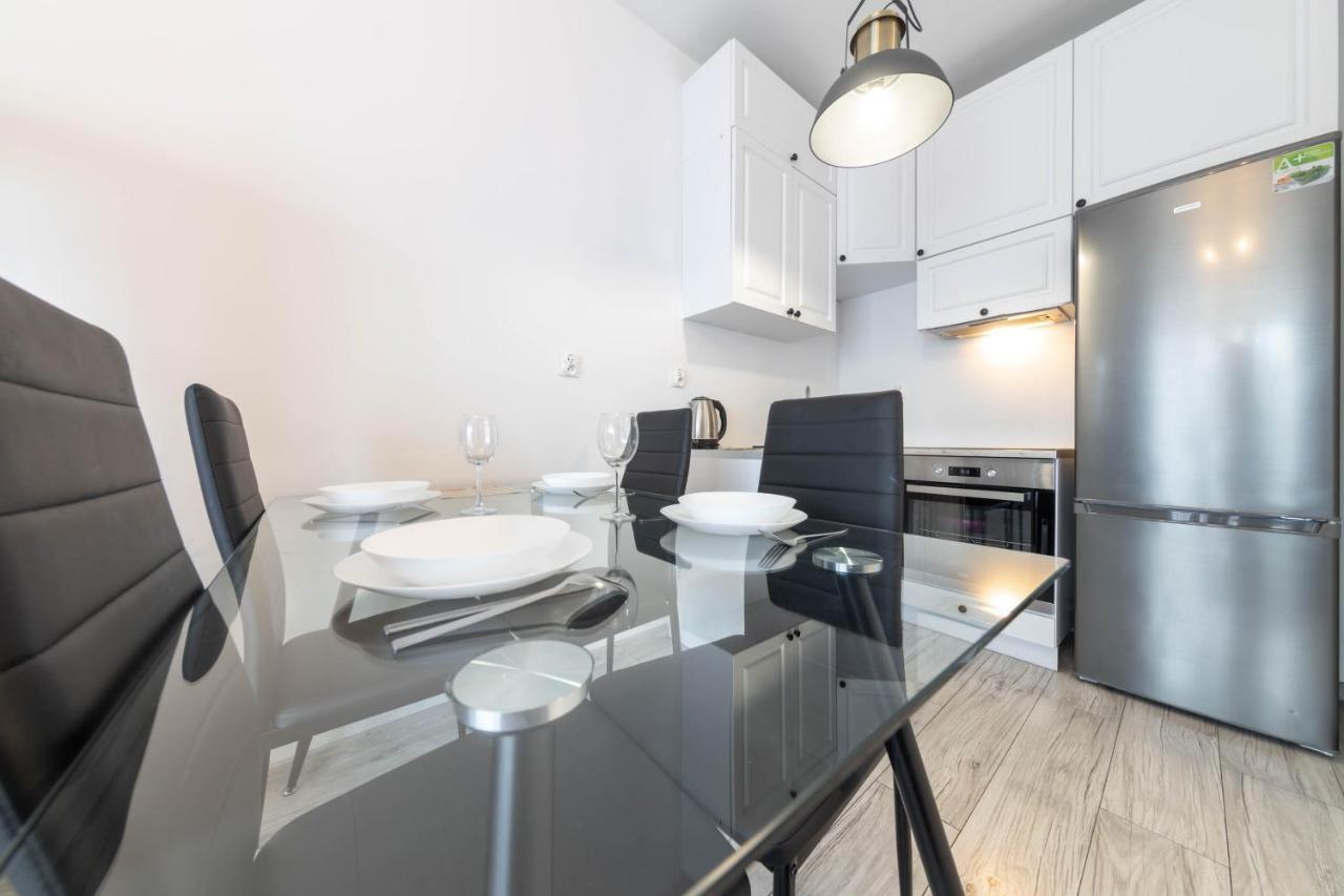 White Apartament Jurowiecka 19 Білосток Екстер'єр фото